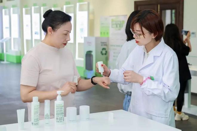 障专业峰会在虹口北外滩成功举办pg电子模拟器电脑版全国皮肤屏(图7)