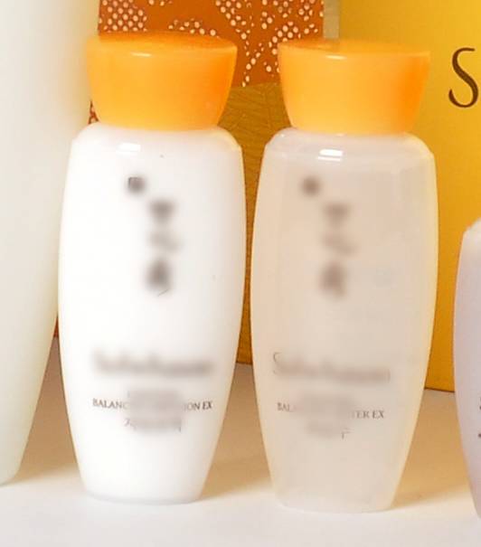 但造假已成公开秘密!你看到的可能是“假的直播”pg电子模拟器免费试玩警惕丨现在流行直播代购(图3) 但造假已成公开秘密!你看到的可能是“假的直播”pg电子模拟器免费试玩警惕丨现在流行直播代购(图3)